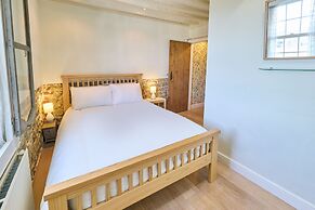 Host Stay Old Stone Cottage