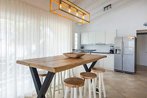 Spanish Water Marina Triple Penthouse
