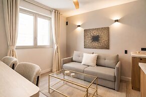 1601 Dumont