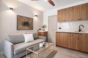 1601 Dumont