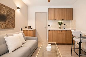 1601 Dumont