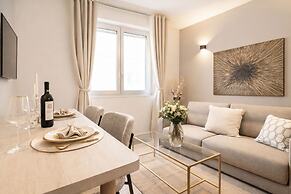1601 Dumont