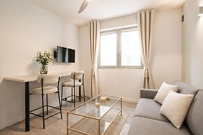 1601 Dumont