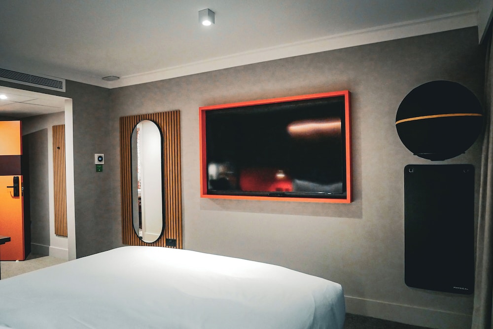 Village Hotel Reading