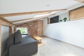 Pokój nad garażem by Grand Apartments