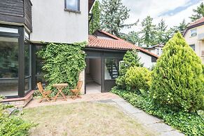 Pokój nad garażem by Grand Apartments