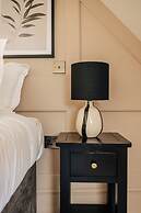 Hermes Hotel by Nestor