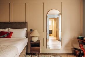 Hermes Hotel by Nestor
