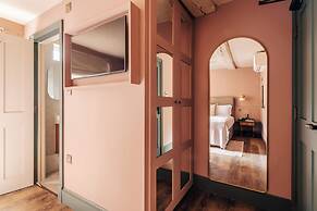 Hermes Hotel by Nestor