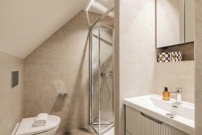 Hermes Hotel by Nestor