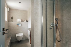 Hermes Hotel by Nestor