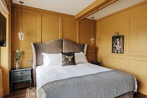 Hermes Hotel by Nestor