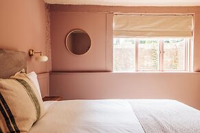 Hermes Hotel by Nestor