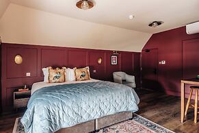 Hermes Hotel by Nestor