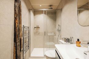 Hermes Hotel by Nestor