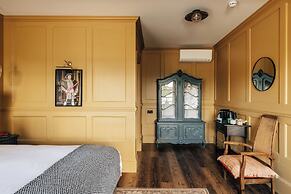 Hermes Hotel by Nestor
