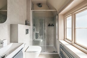 Hermes Hotel by Nestor