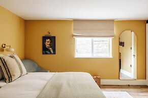 Hermes Hotel by Nestor