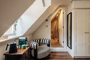 Hermes Hotel by Nestor