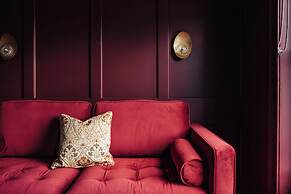 Hermes Hotel by Nestor