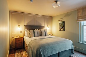 Hermes Hotel by Nestor