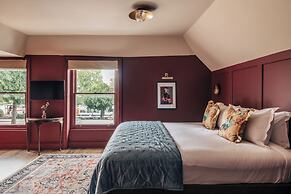 Hermes Hotel by Nestor