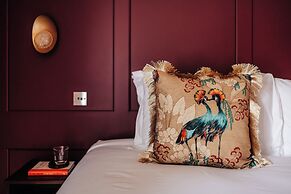 Hermes Hotel by Nestor