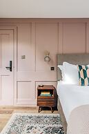 Hermes Hotel by Nestor