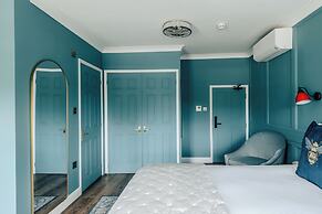 Hermes Hotel by Nestor
