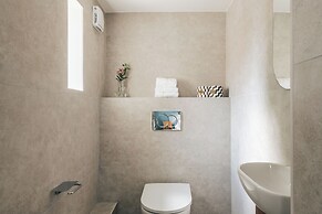 Hermes Hotel by Nestor