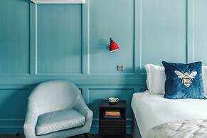 Hermes Hotel by Nestor