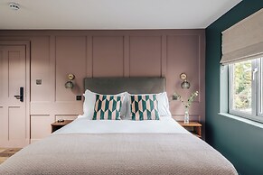 Hermes Hotel by Nestor