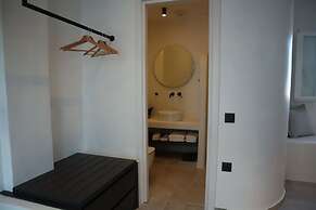 Santozen Suites