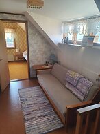 Villa w Open Fireplace and big Plot 5 min From the sea