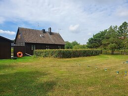 Villa w Open Fireplace and big Plot 5 min From the sea