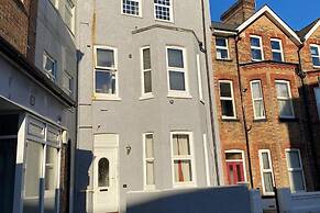 Studio Flat Yards From Bournemouth Beach