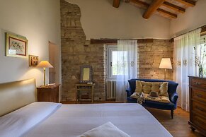 Villa Emily 10 by Marche Holiday Villas
