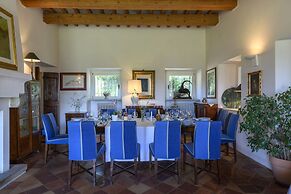 Villa Emily 10 by Marche Holiday Villas