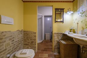 Villa Emily 10 by Marche Holiday Villas