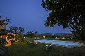 Villa Emily 10 by Marche Holiday Villas