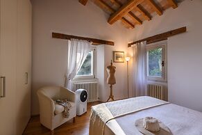 Villa Emily 10 by Marche Holiday Villas
