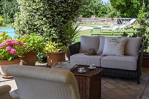 Villa Emily 10 by Marche Holiday Villas