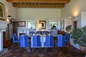 Villa Emily 10 by Marche Holiday Villas