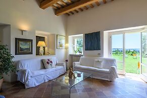Villa Emily 10 by Marche Holiday Villas