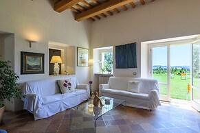 Villa Emily 10 by Marche Holiday Villas