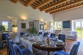 Villa Emily 10 by Marche Holiday Villas
