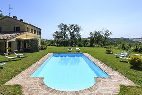Villa Emily 10 by Marche Holiday Villas
