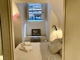 Palazzo Massimo Enchanting Apartment