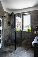 Chic & Central 3BR Retreat in the Historic Center