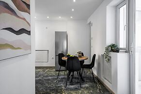 Chic & Central 3BR Retreat in the Historic Center